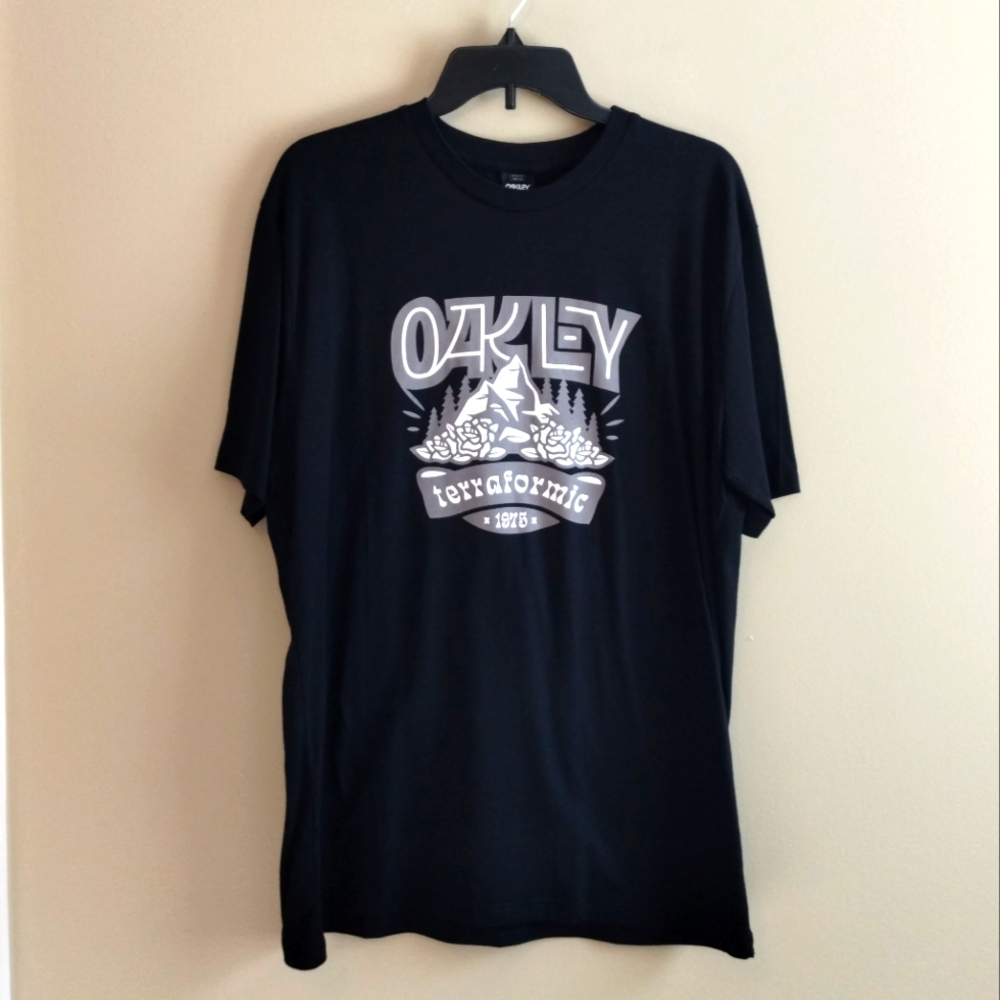 Men's Oakley Terraformic Blackout Short Sleeve T-Shirt, XL - NWT